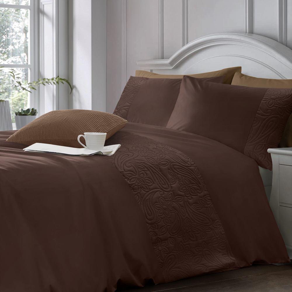 Intimates Alexis Double Chocolate Quilted Floral and Paisley Duvet Cover Set Image 1