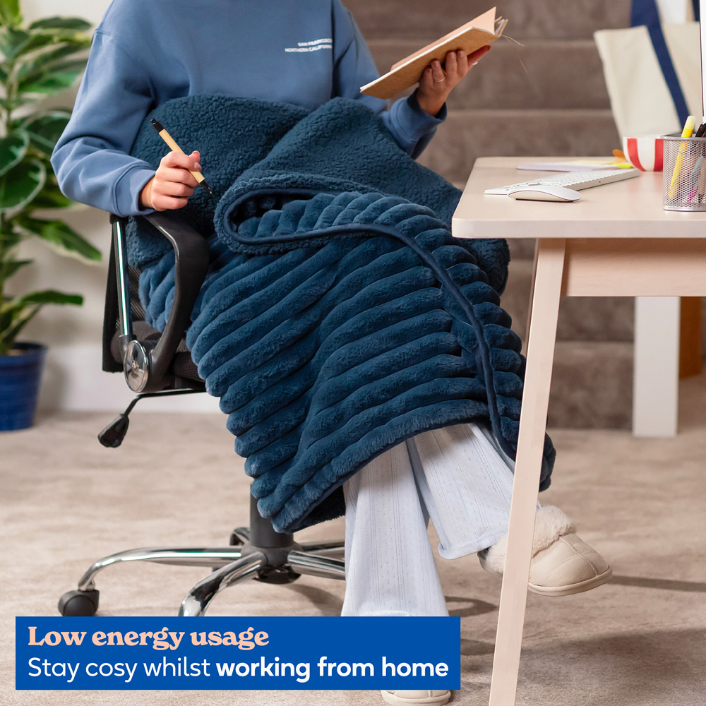 Russell Hobbs Navy Blue Faux Fur and Sherpa Heated Throw with Controller 130 x 180cm Image 5