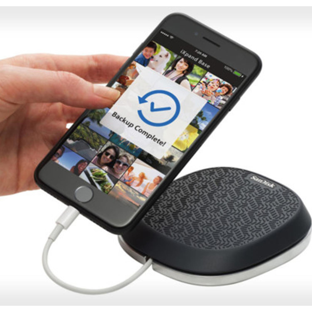 SanDisk iXpand 32GB Black Phone Charging and Backup Base Image 2
