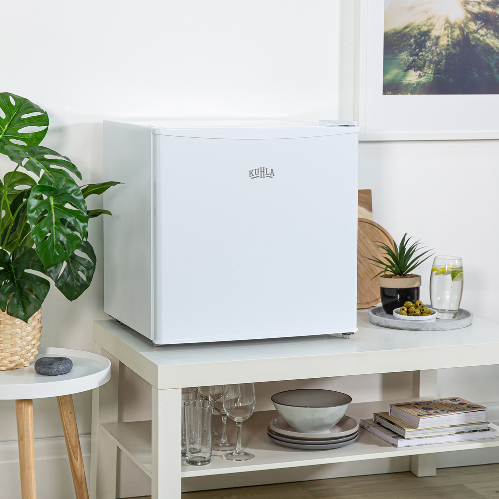 Kuhla KTTF0E4W White 43L Tabletop Fridge Image 2