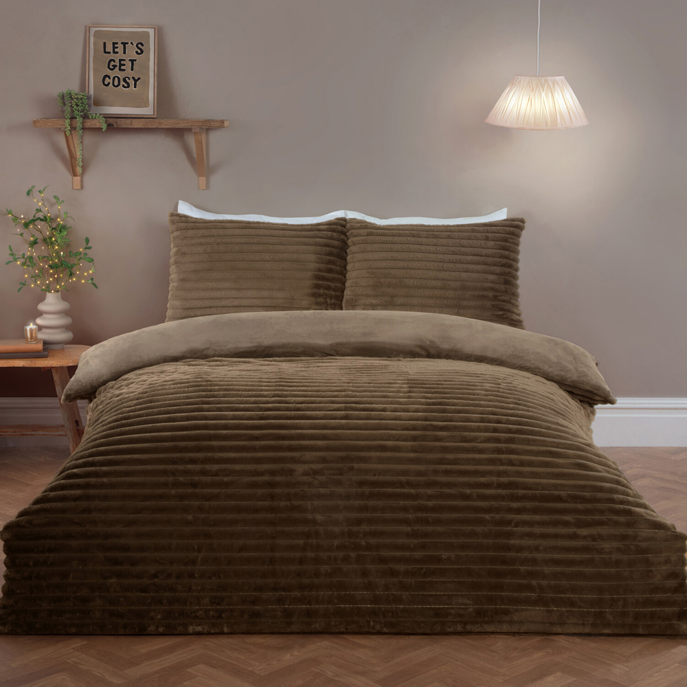 Colorado Faux Fur Duvet Set Mocha Double Image 1