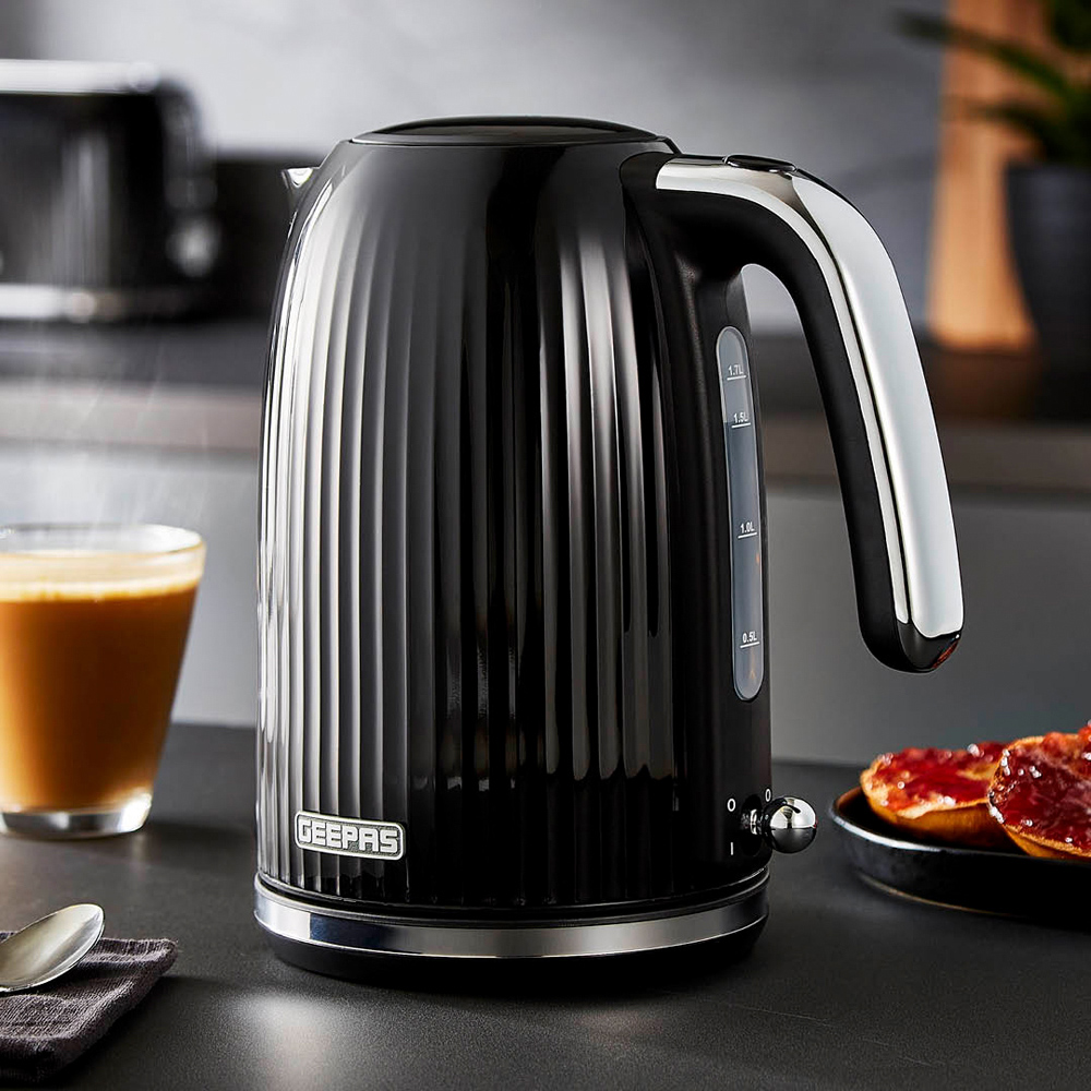 Geepas GK38068UK-BK Fluted Black 1.7L Cordless Kettle 3000W Image 2