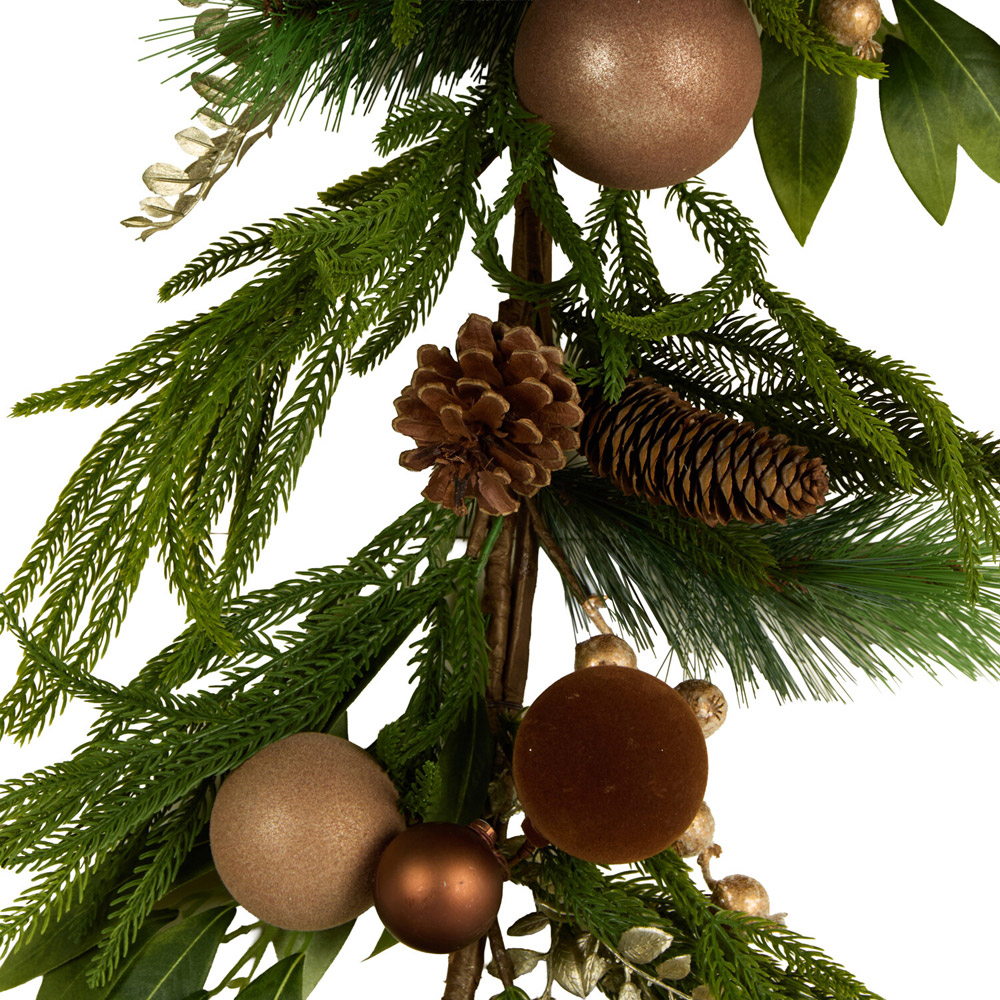 Natural Charm Garland Image 5