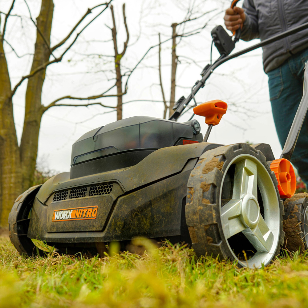Worx Nitro WG855E.9 2-in-1 40V 36cm Cordless Brushless Scarifier and Aerator Image 2