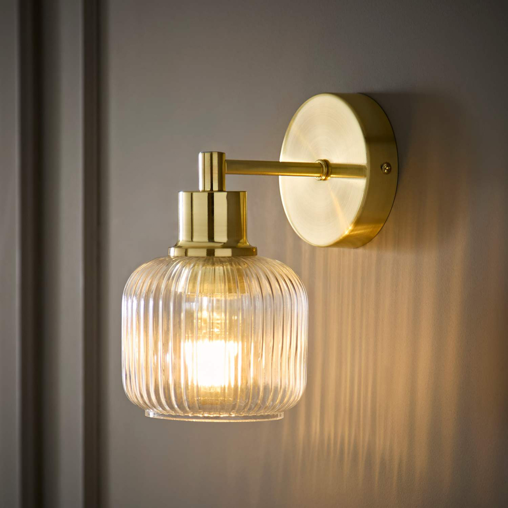 ValueLights Calpe Brushed Gold Ribbed Glass Shade Wall Light with Bulb Image 6