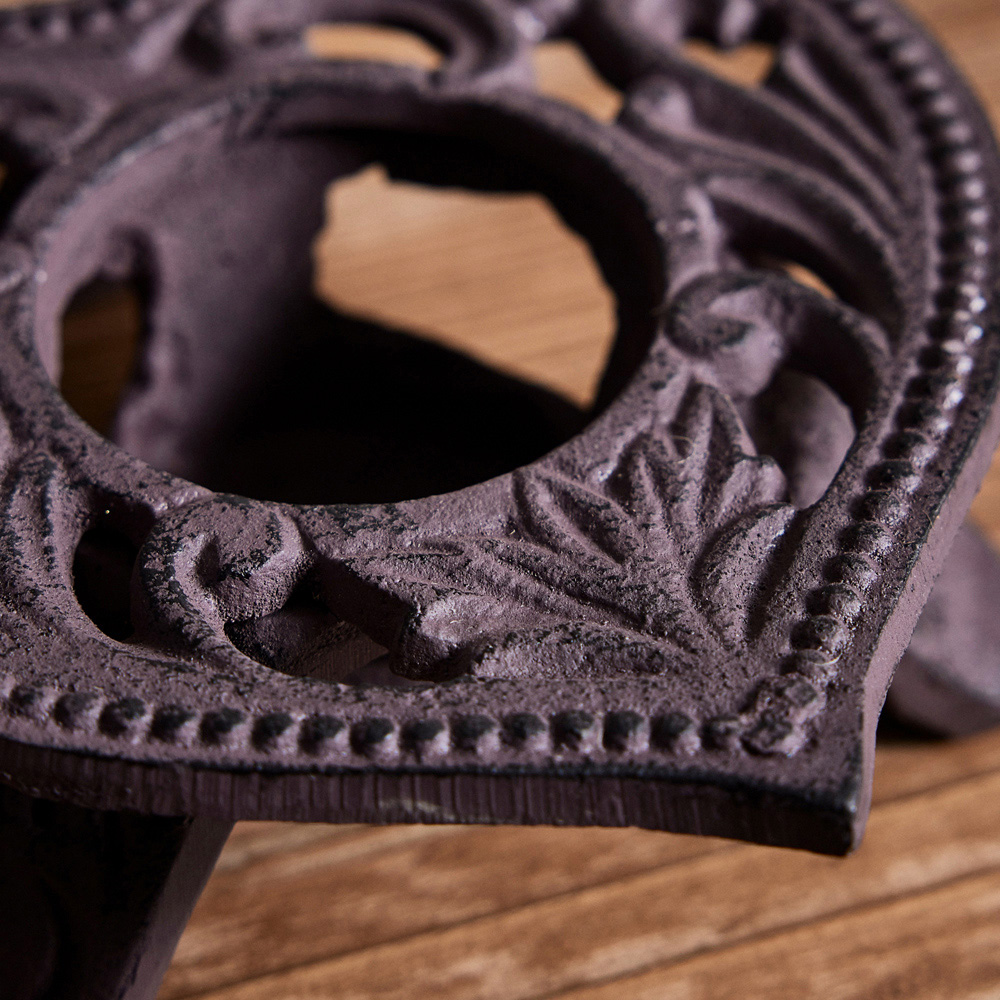 Dibor Antique Brown Cast Iron Heart Tealight Candle Holder 2 Pack Image 4