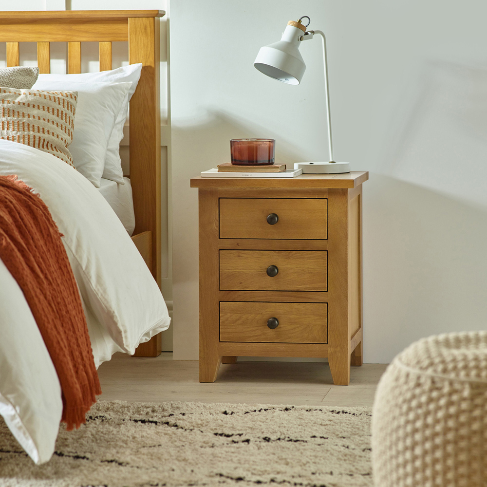 Julian Bowen Marlborough 3 Drawer White Oak Bedside Table Image 8