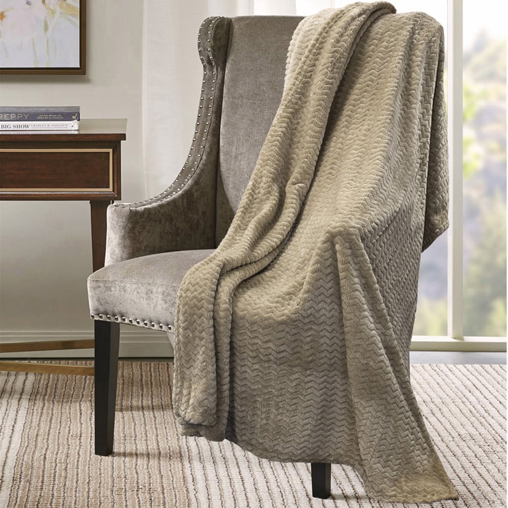 Velosso Latte Moda Plush Throw 150 x 200cm Image 2