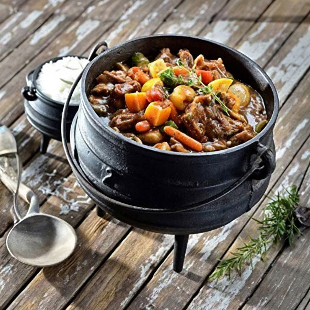 Living and Home 2L Black Cast Iron Cauldron with Lid Image 7