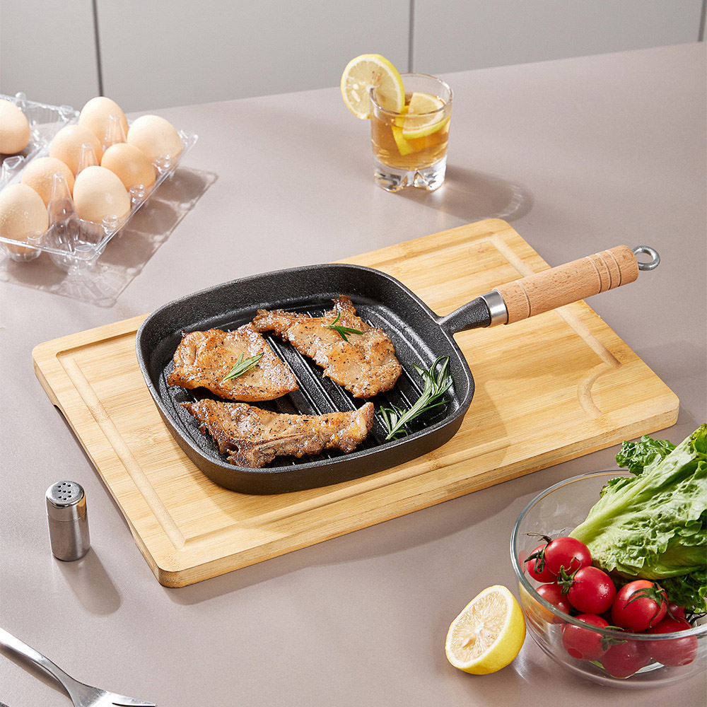 Living and Home 22cm Pre Seasoned Square Cast Iron Grill Pan with Wooden Handle Image 2