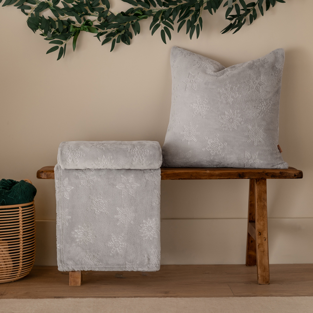 Furn Grey Snowflakes Soft Flannel Fleece Reversible Throw 140 x 180cm Image 6