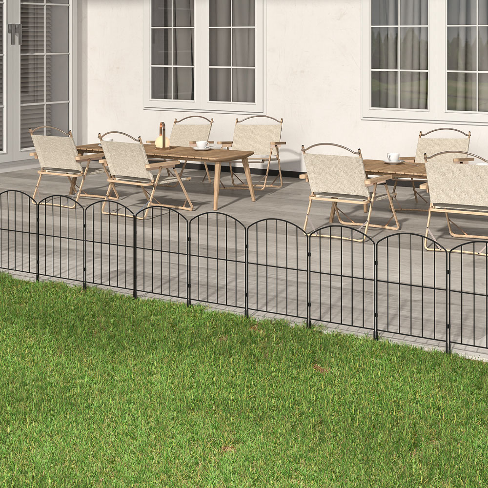 Living and Home Black 31 x 61cm 25 Pack Multipurpose Arched Wrought Iron Garden Fence Image 7