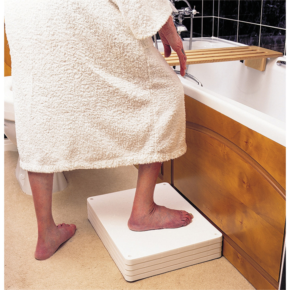 Aidapt Langham Adjustable Platform Bath Step 4 inch Image 2