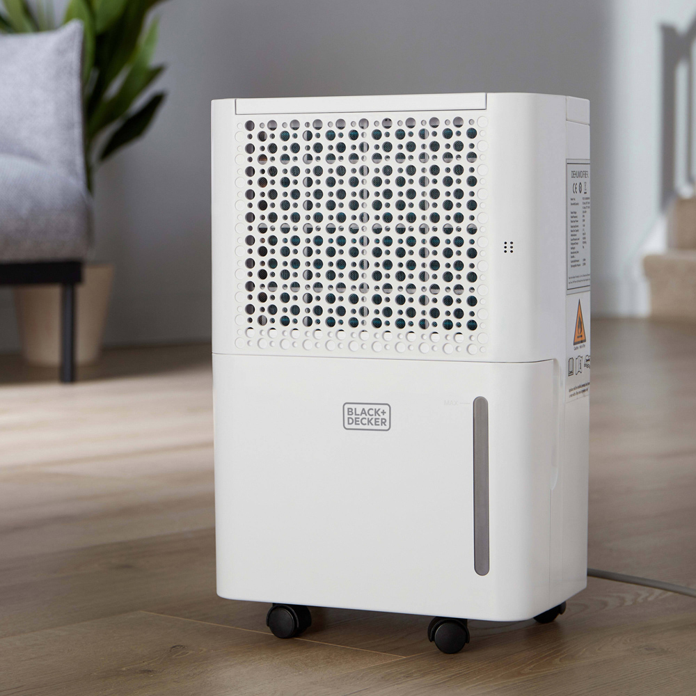 Black+Decker 12L Smart Dehumidifier with 24H Timer and 2.1L Water Tank Image 2