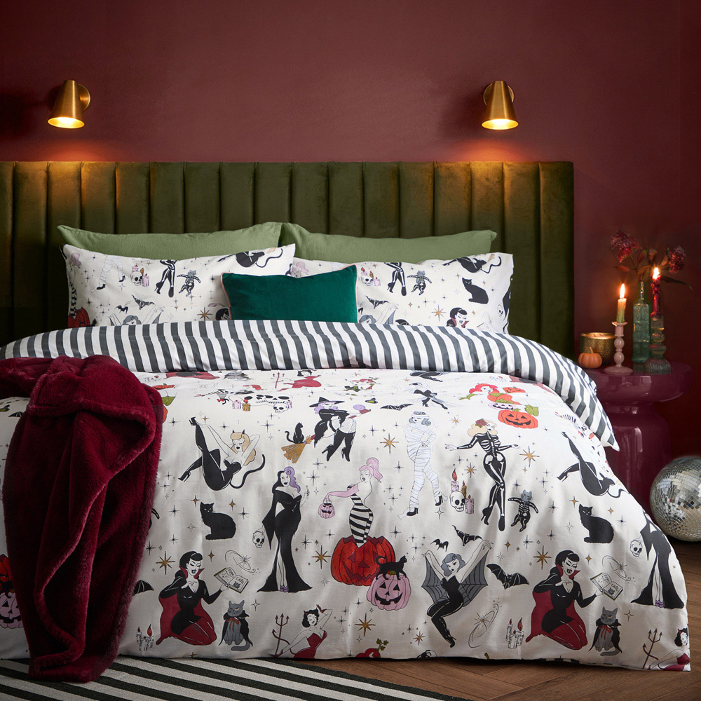 Furn Single Trick or Treat Monochrome Reversible Halloween Duvet Set Image 1