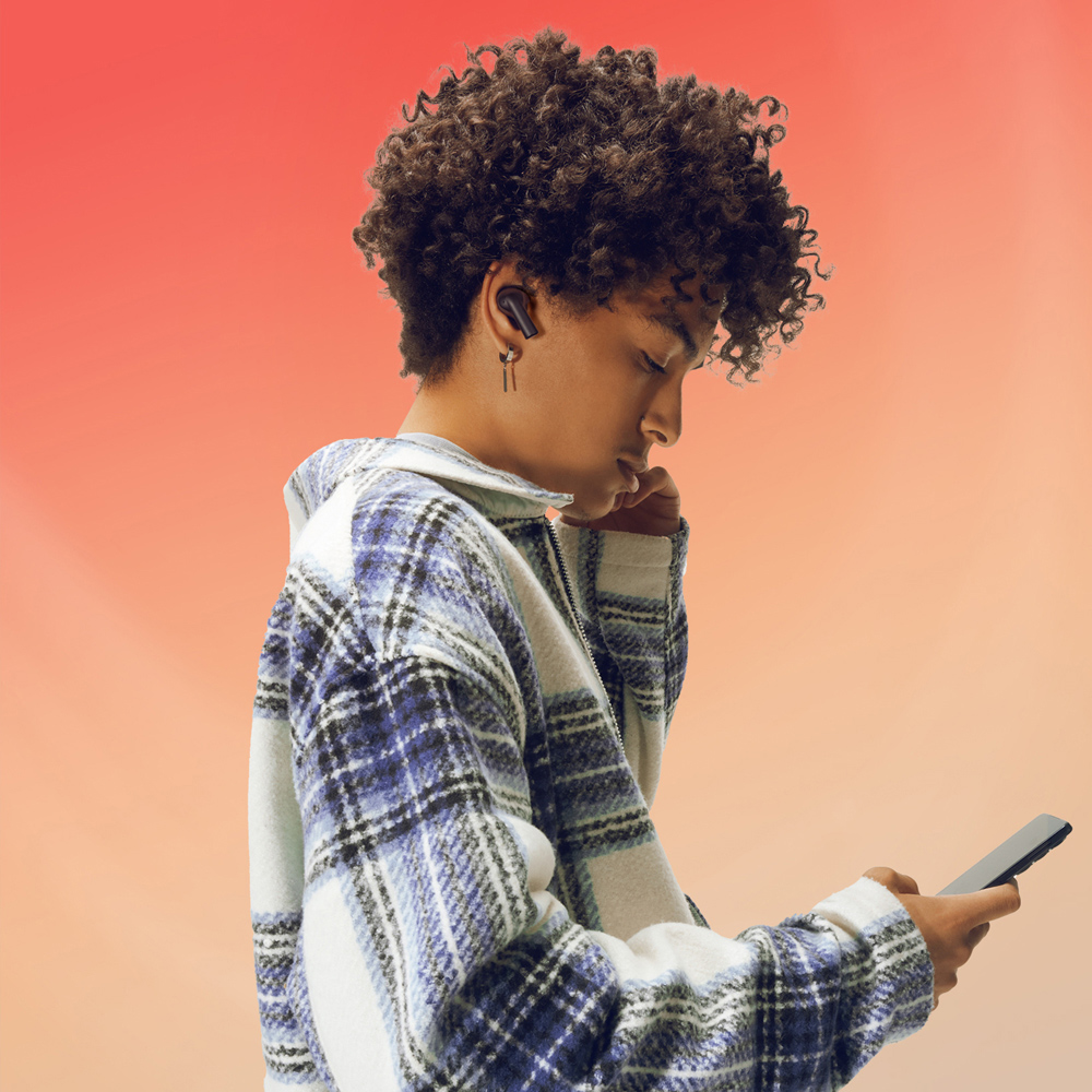 Motorola Moto Black 500 ANC Wireless Earbuds Image 8