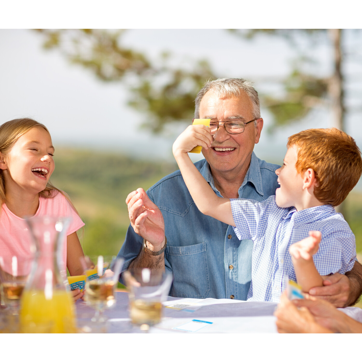 Do You Really Know Your Family Card Game Yellow Image 2