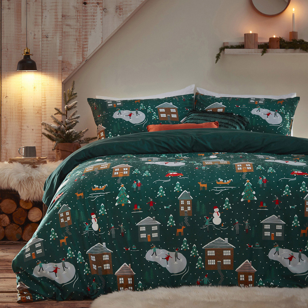 furn. Winter Pines Toddler Green Pyjama Fleece Duvet Cover Set Image 1
