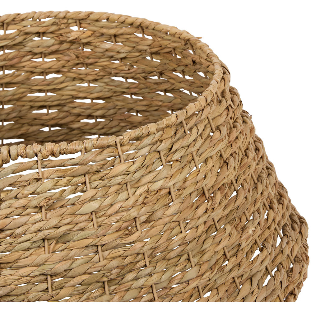 Wicker Christmas Tree Skirt Natural Image 3
