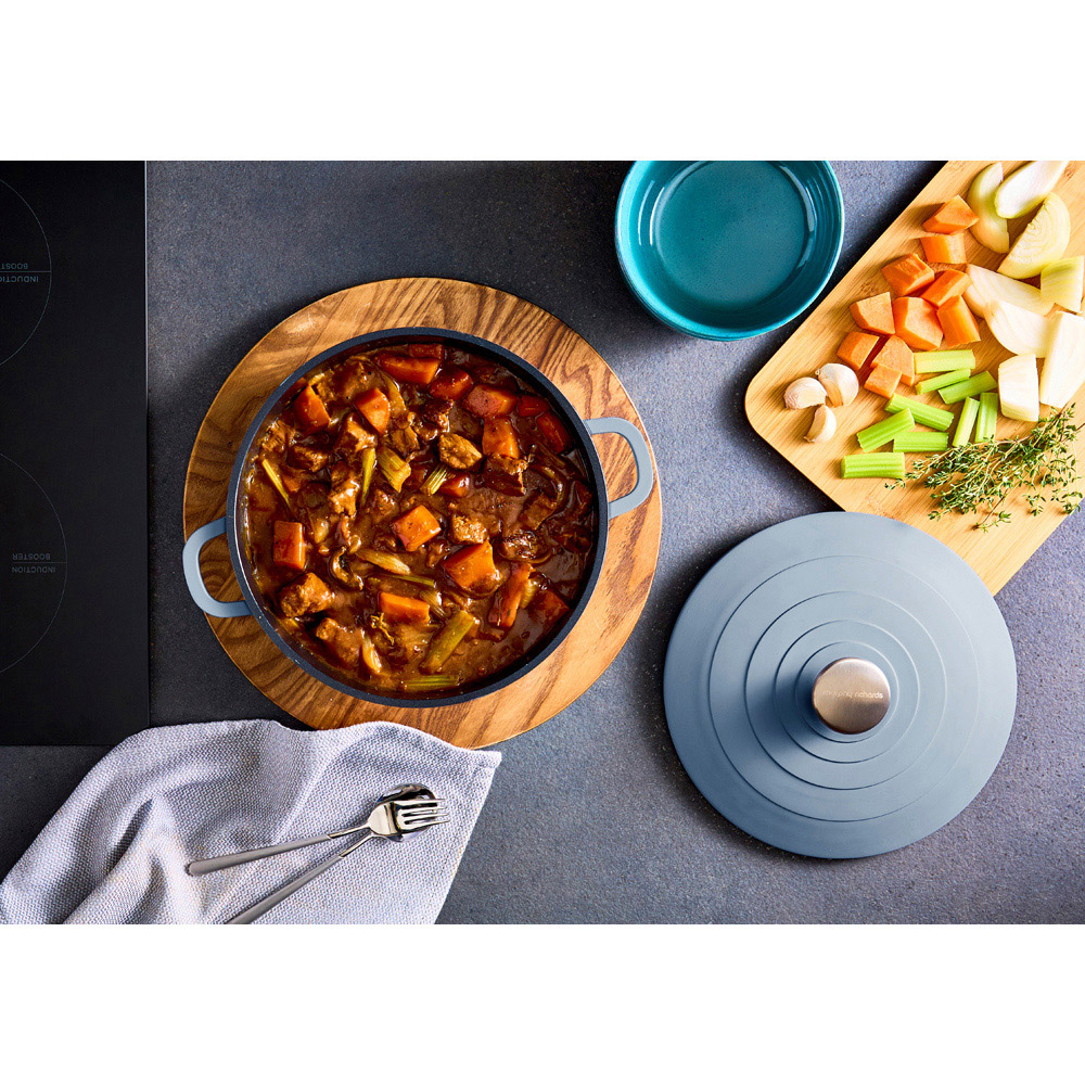 Morphy Richards 24cm 4.1L Blue Cast Aluminium Casserole Dish Image 3