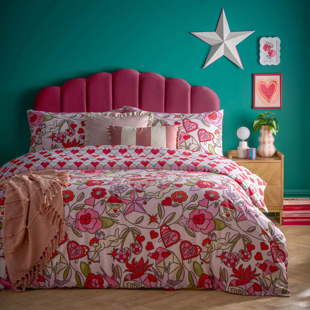 furn. Glass Double Pink Hearts Printed Duvet Set Image 5