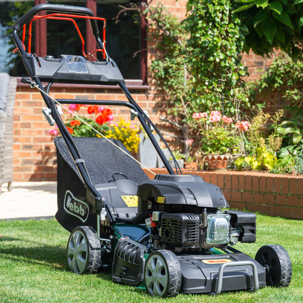 Webb Classic WER460ES 173cc Self Propelled 46cm Rotary Petrol Lawn Mower Image 2