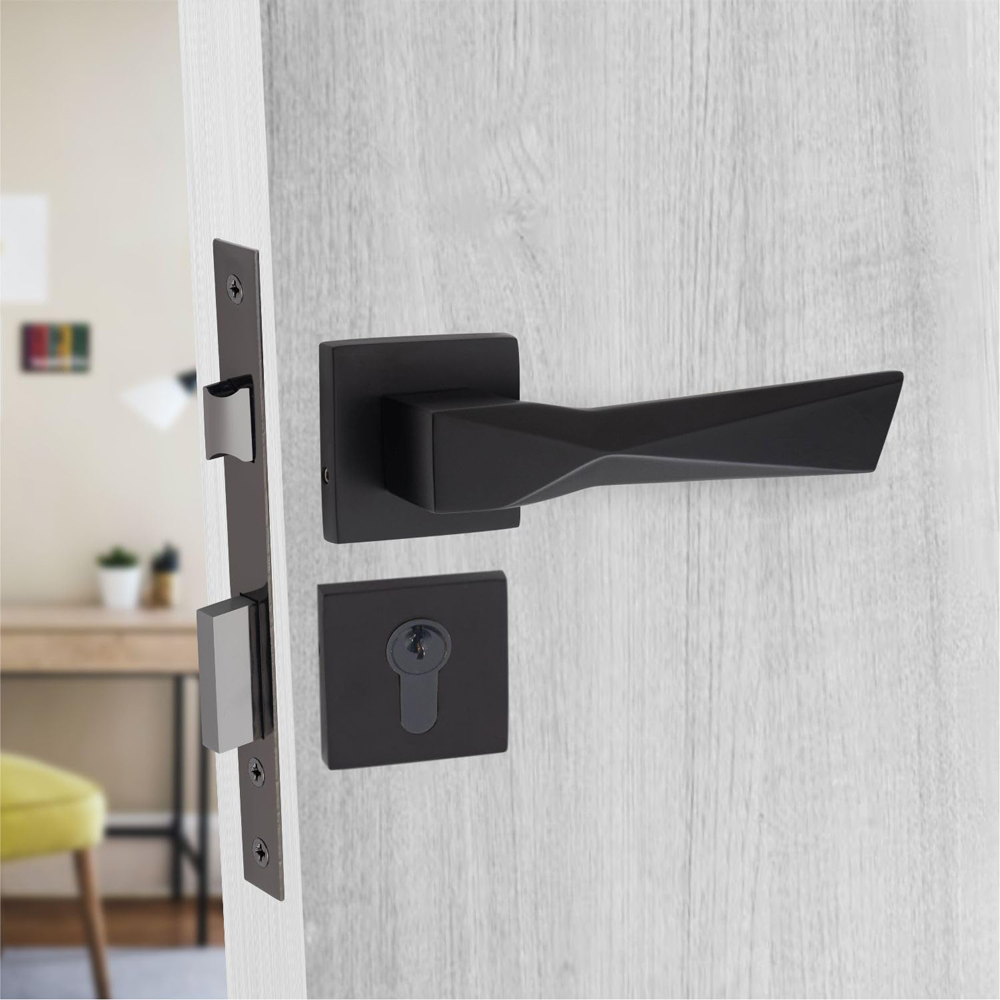 Golden Grace Matt Black Aura Euro Lock Door Handle Set Image 3