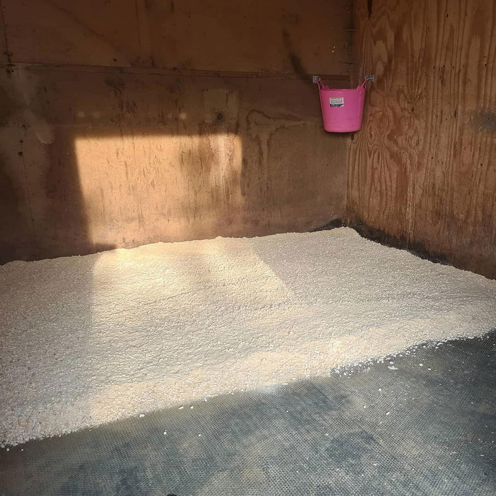Platinum Plus Clumping Cat Litter Bag 60L Image 3