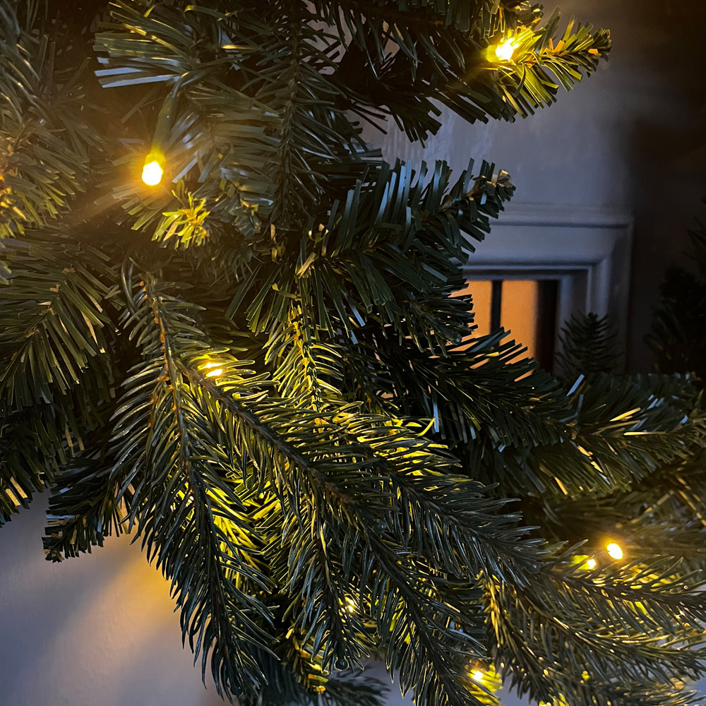 Festive Christmas Pre-Lit Green Wreath 60cm Image 5