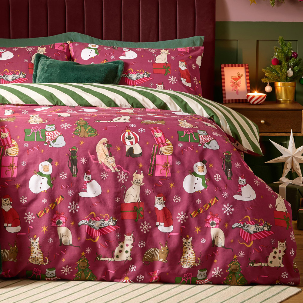 Furn Christmas Purrgundy Single Feline Reversible Duvet Cover Set Image 4