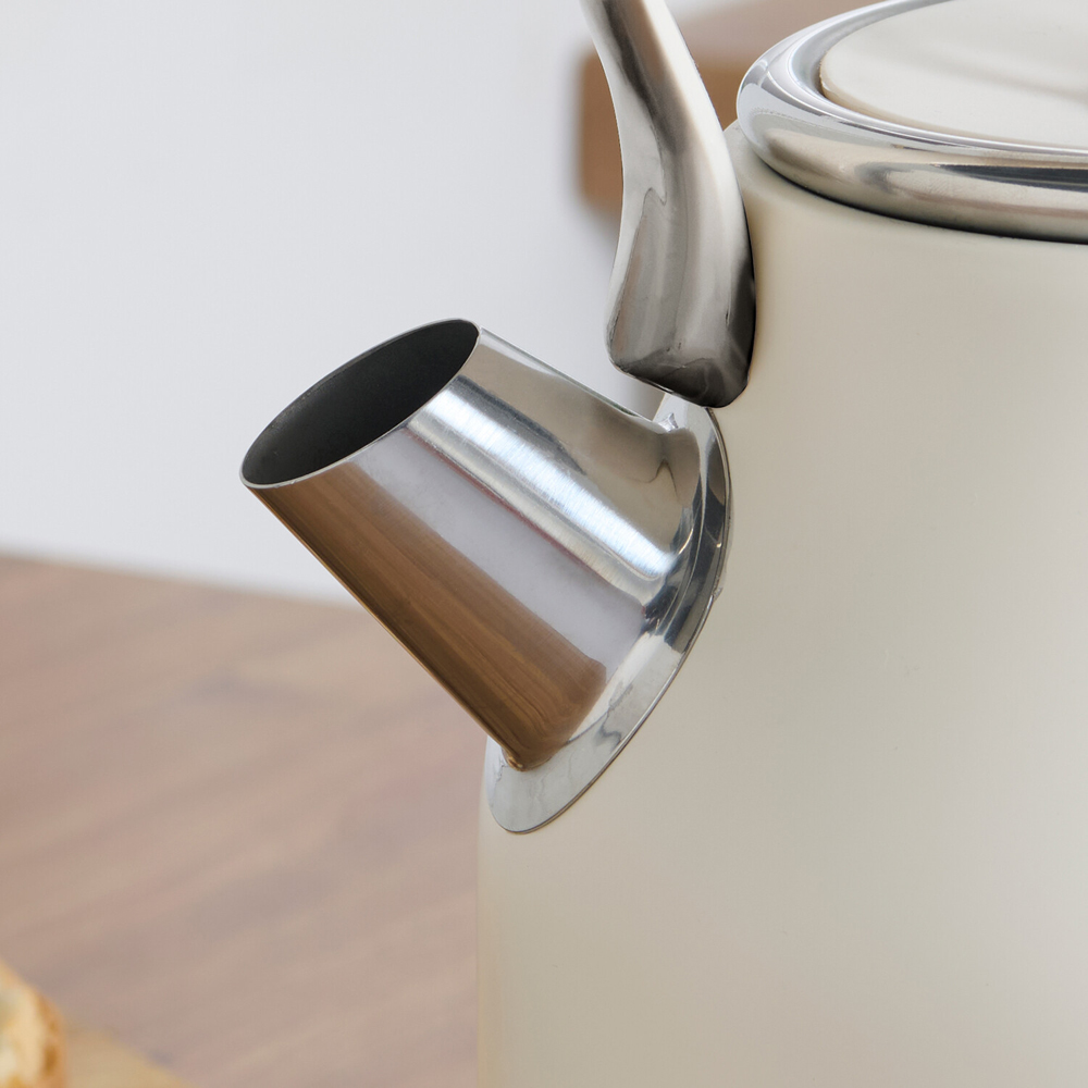 Kitchen Master Retro Kettle Cream Image 7