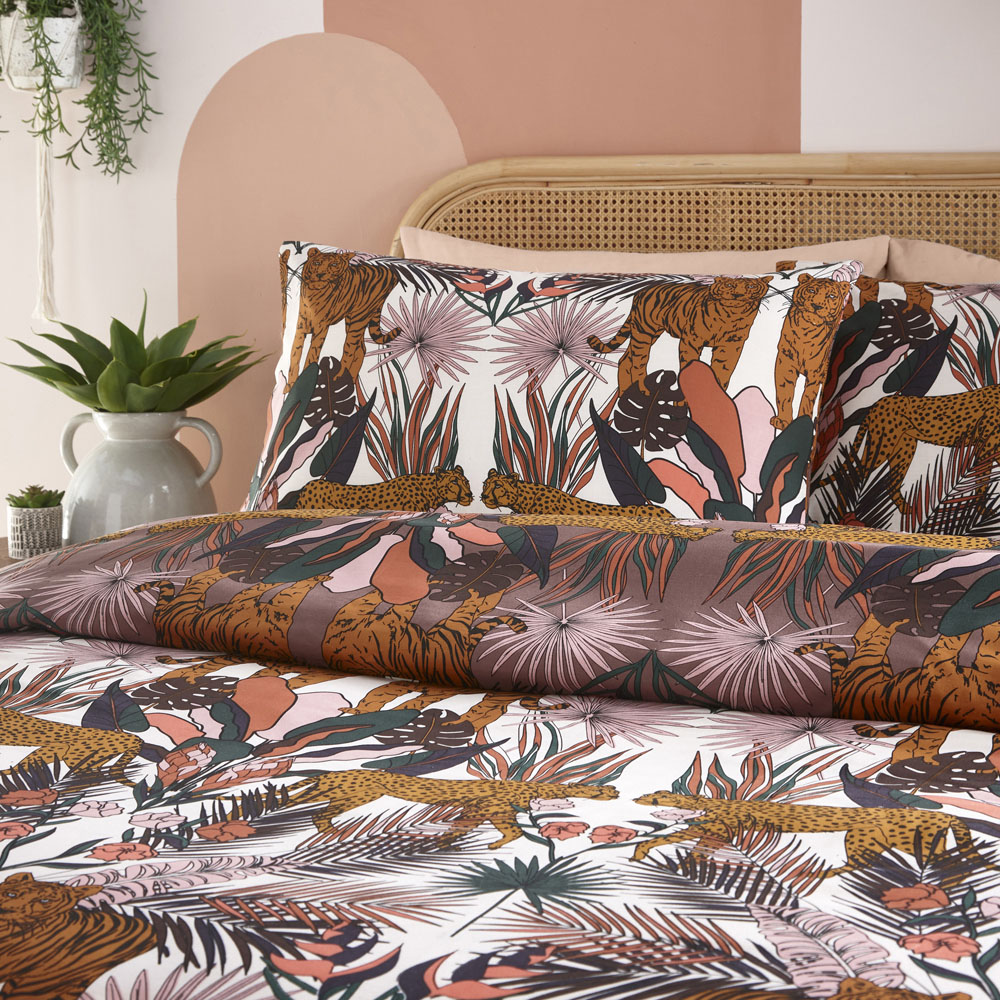 furn. Kaihalulu Single Cocoaberry Duvet Set Image 2