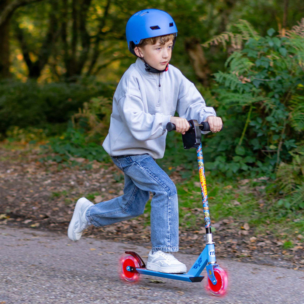 MoVe Hot Wheels Inline Scooter with Light Up Wheels Image 2