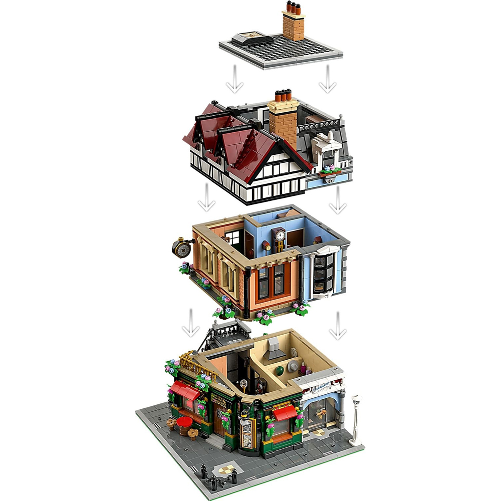 LEGO Icons 10350 Tudor Style House Image 2