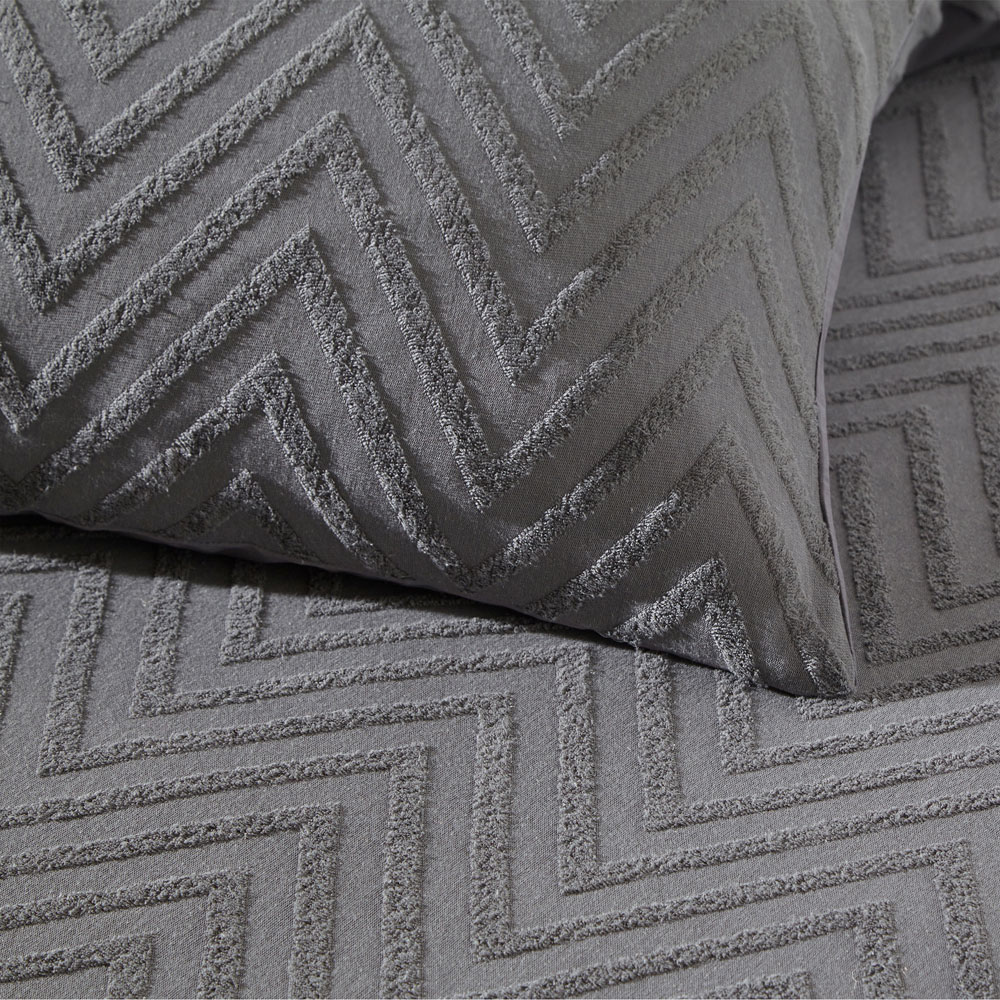 Yard Chevron King Size Charcoal Duvet Set Image 3