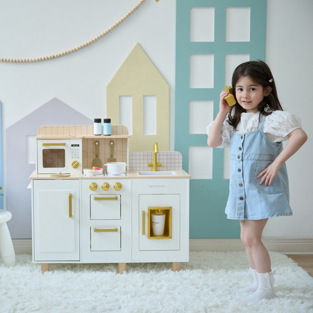 Teamson Kids Little Chef White Hampton Play Kitchen Image 7