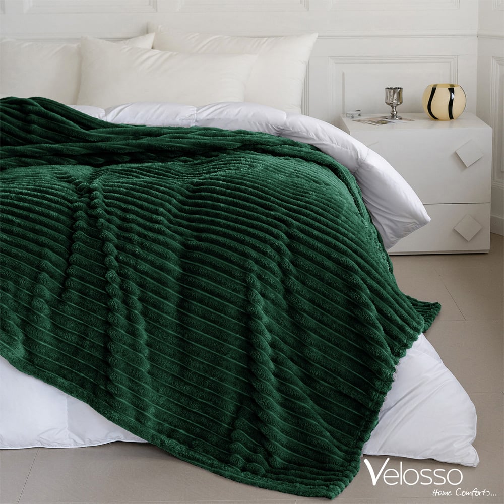 Velosso Bellissima Emerald Plush Throw 150 x 200cm Image 4