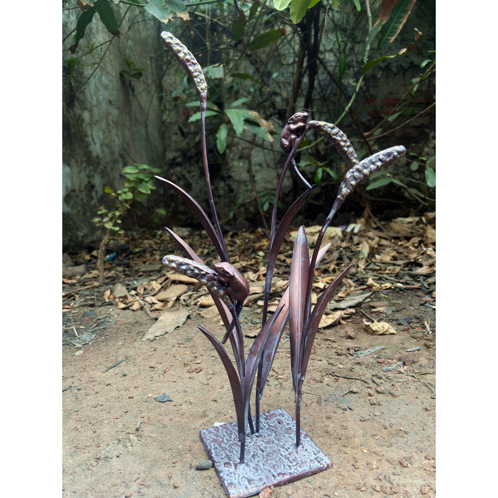 Inspirational Gifting Field Mice Cast Aluminium Garden Ornament Image 2