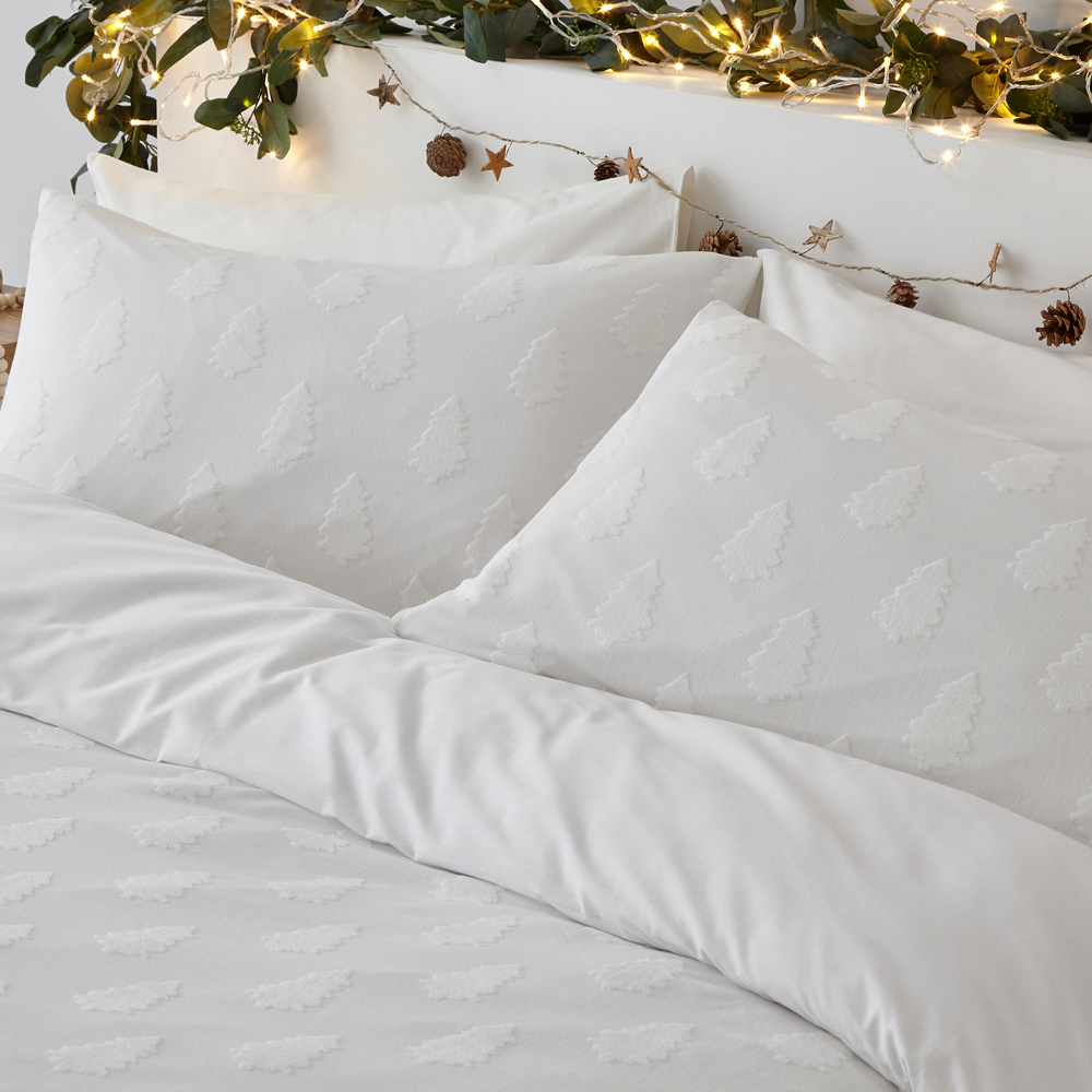 furn. Yard Tufted Tree Single White Festive Duvet Cover Set Image 2