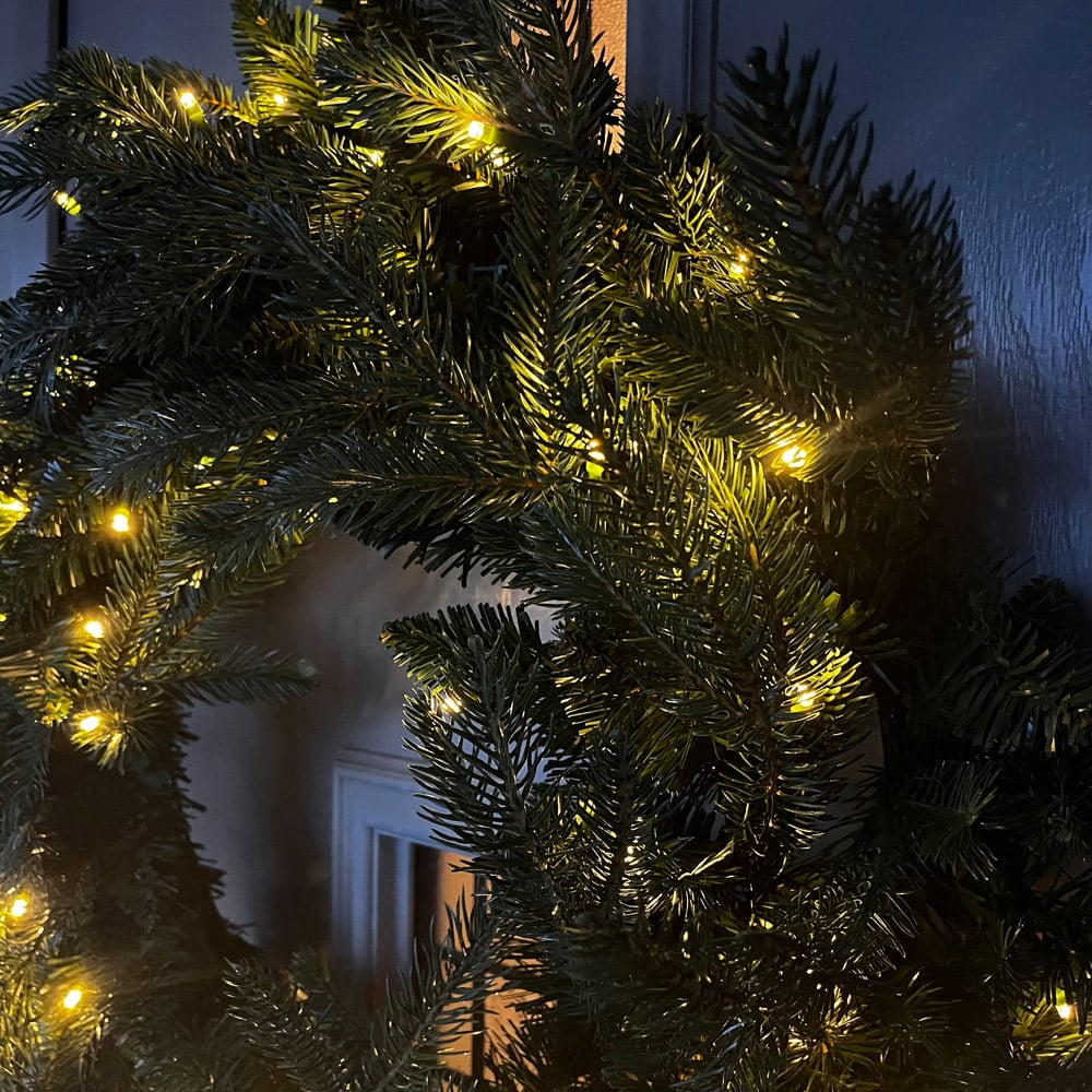 Festive Christmas Pre-Lit Green Wreath 60cm Image 6