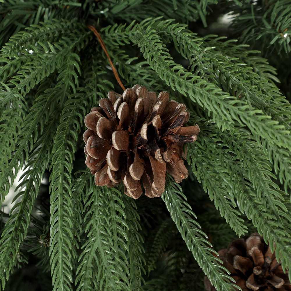 HOMCOM Green Predecorated Hinged Artificial Christmas Tree with 2843 Branch Tips 6ft Image 5