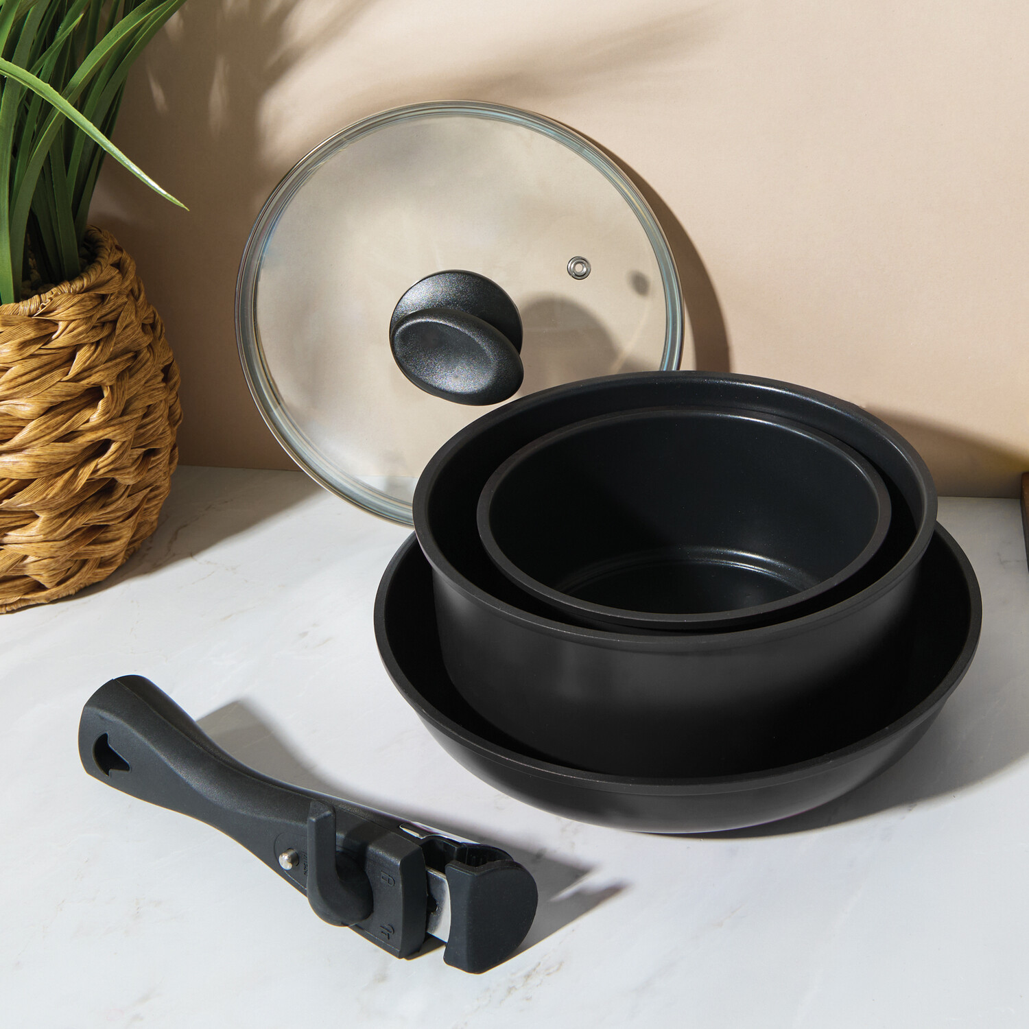 9 Piece Cookware Set with Detachable Handles Black Image 2