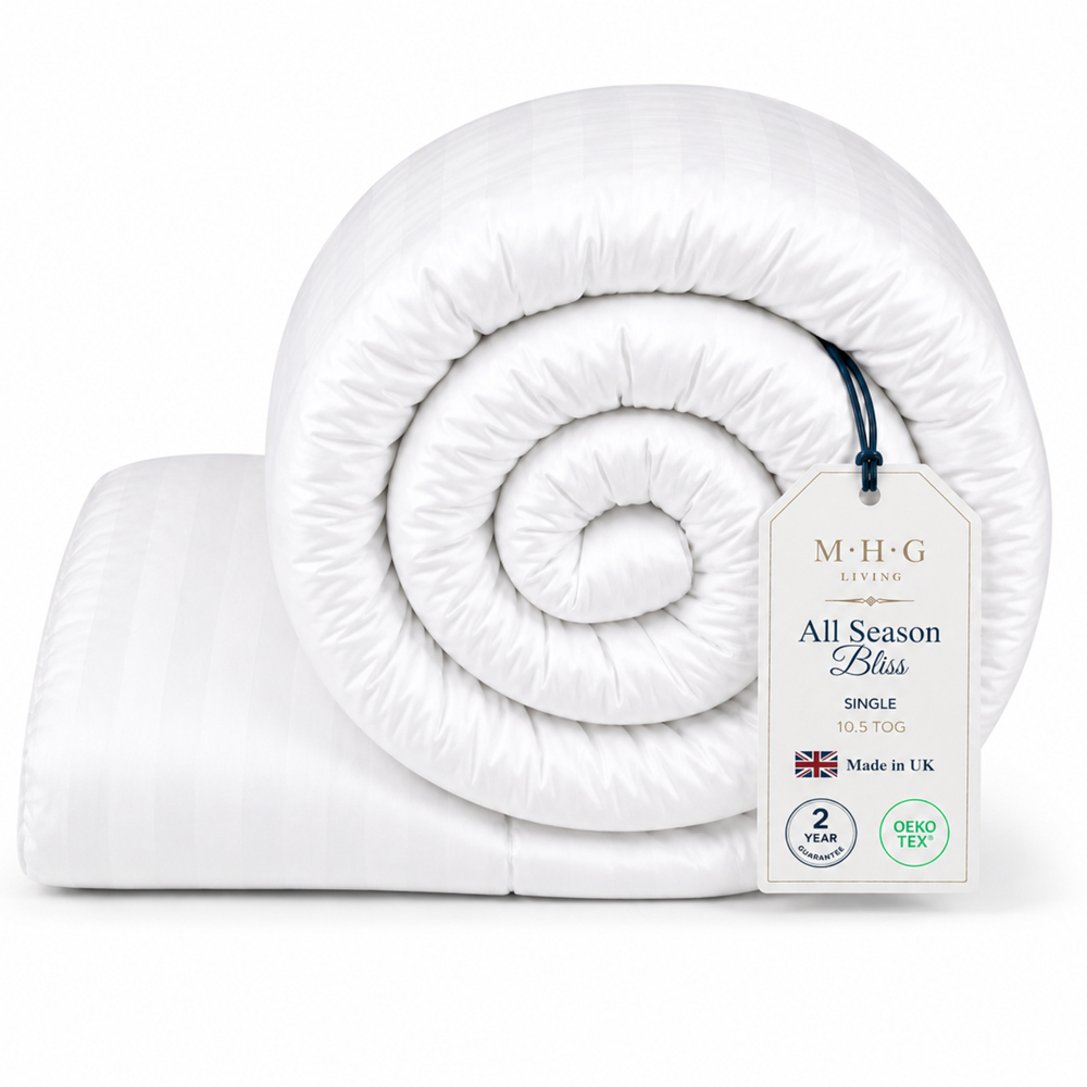 MHG Living Double White Striped All Season Hollowfibre Duvet 10.5 Tog Image 3