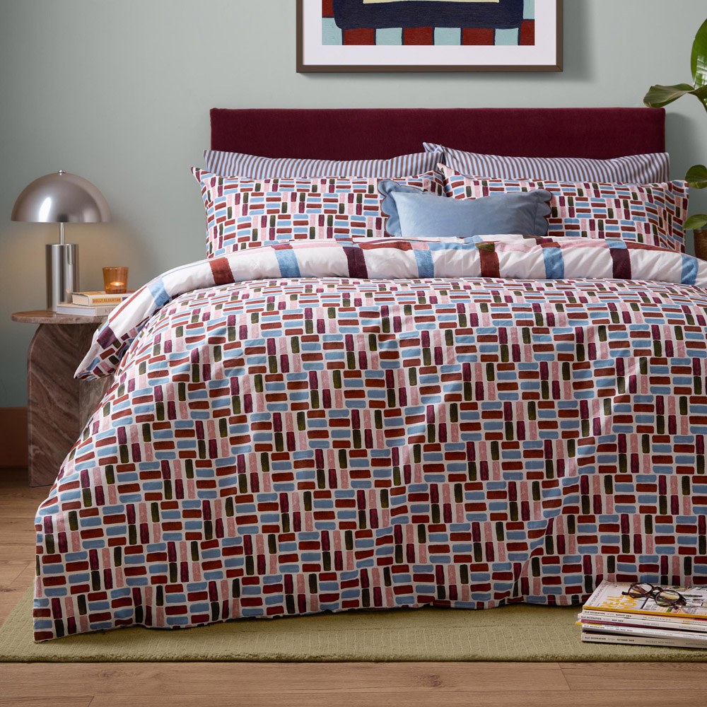 Furn Selvan King Size Oatmilk and Burgundy Reversible Duvet Cover Set Image 2