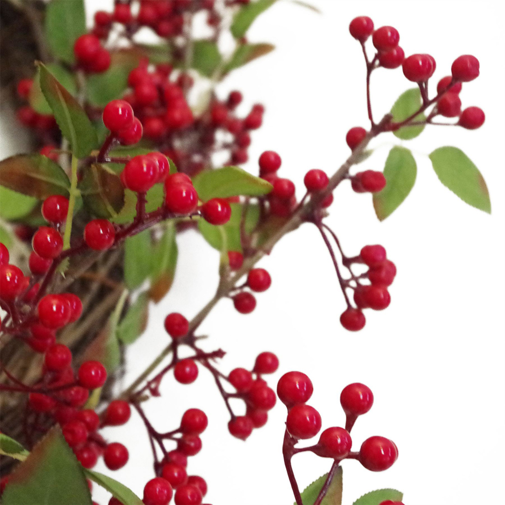 Leaf Christmas Red Berry Floristry Wreath 60cm Image 2
