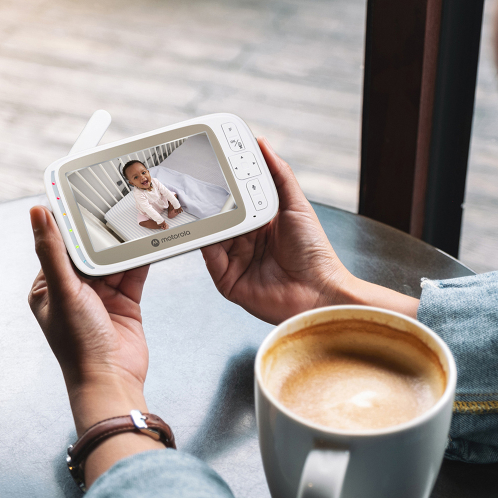 Motorola VM85 5 inch Video Smart WiFi Baby Monitor Image 2