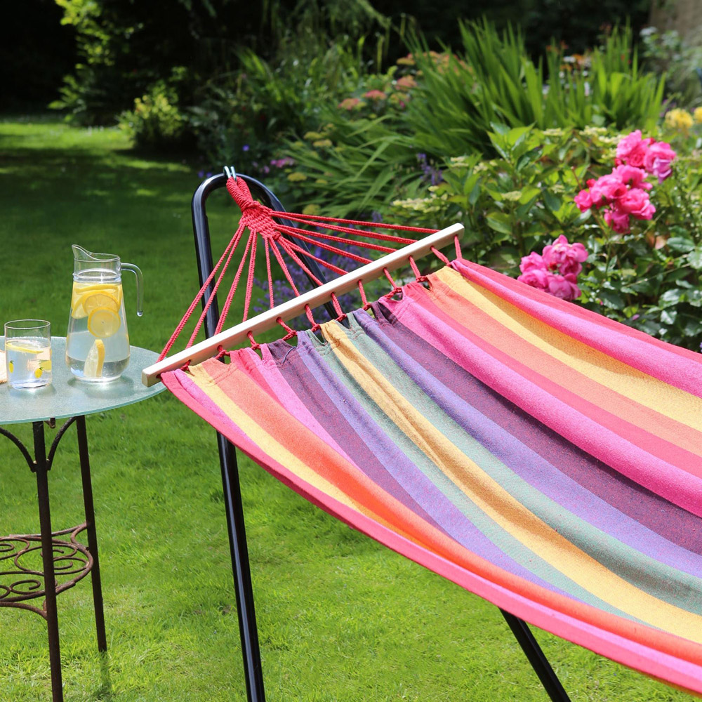 Harbour Housewares Multicolour Stripe Spreader Bar Garden Hammock Image 3
