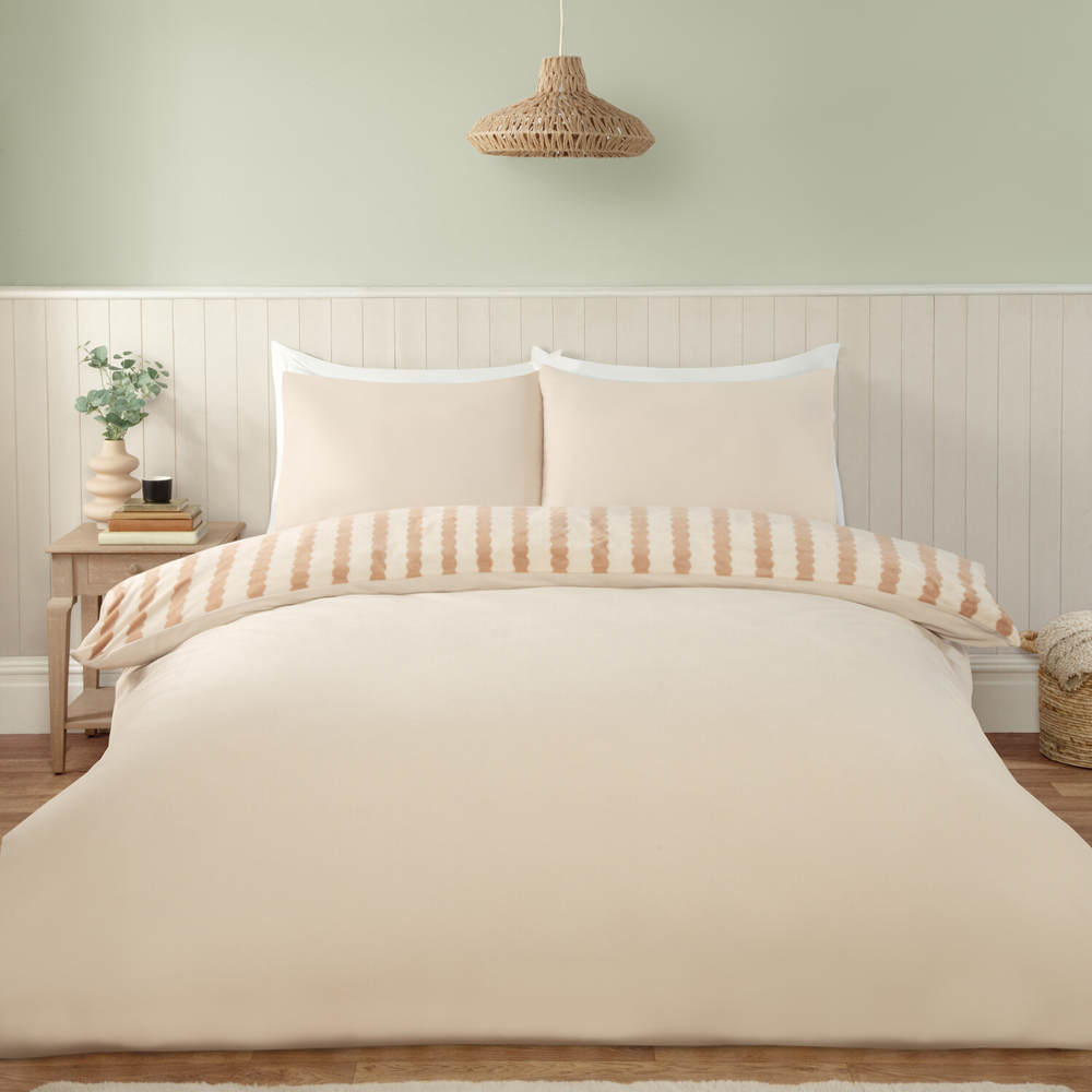 Scallop Stripe Fleece Duvet Set Natural King Image 2