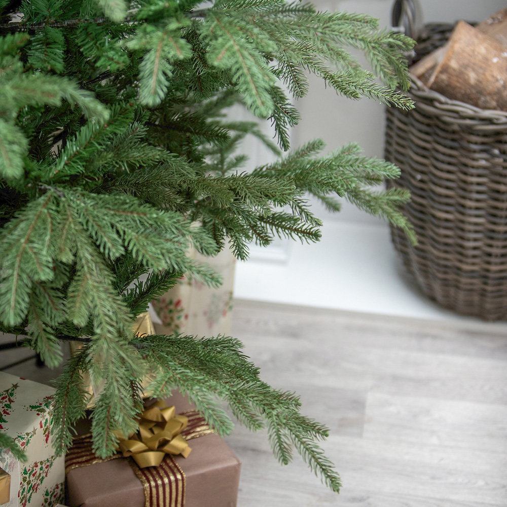 The Christmas Centre Highclere Green Wide Spruce Artificial Xmas Tree 7ft Image 3