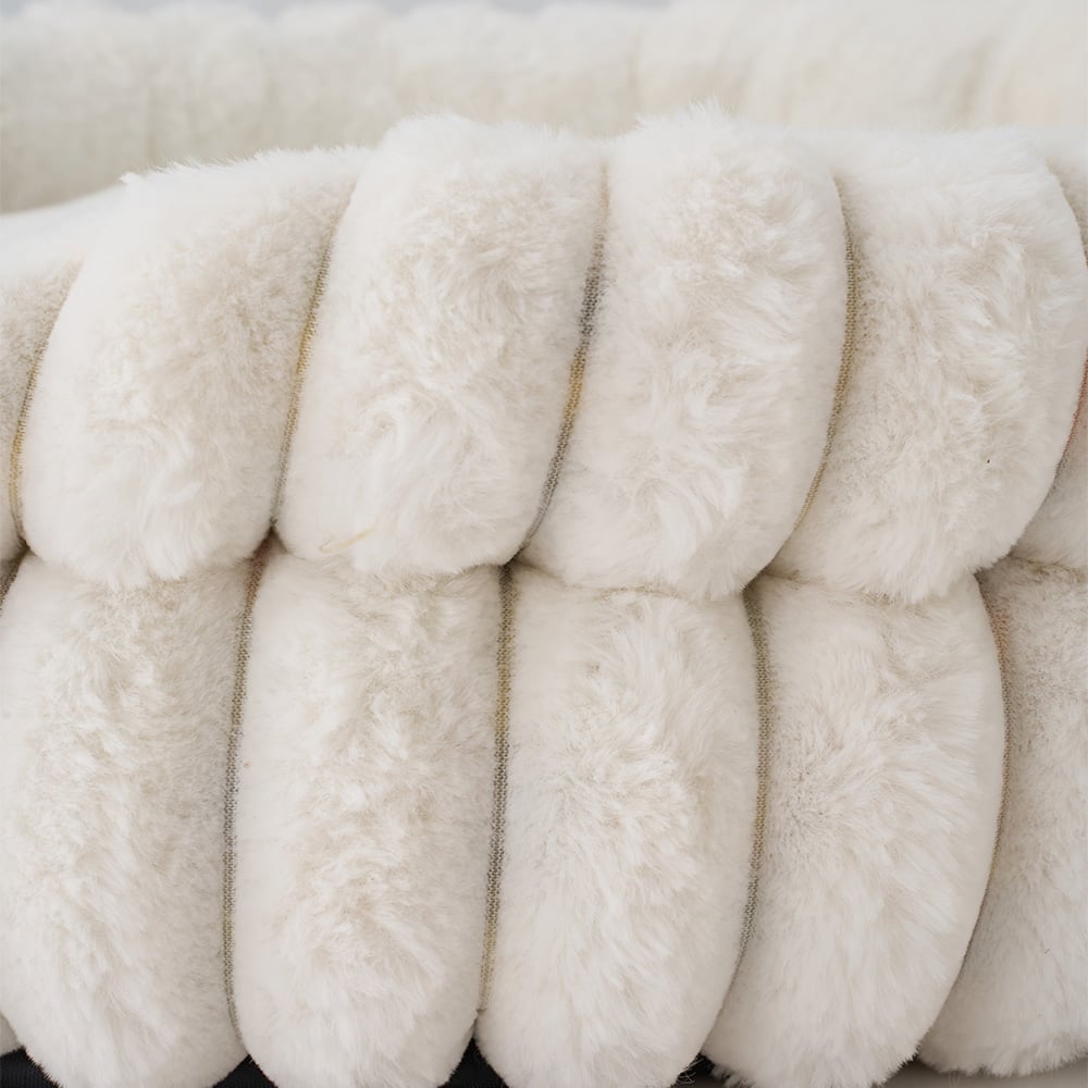 H&O Direct 60cm White Super Soft Faux Fur Pet Bed Image 4